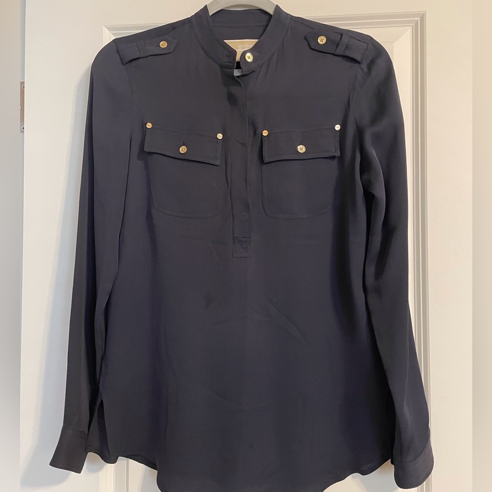 Michael Kors Navy Silk blouse, Size XS. EXCELLENT CONDITION